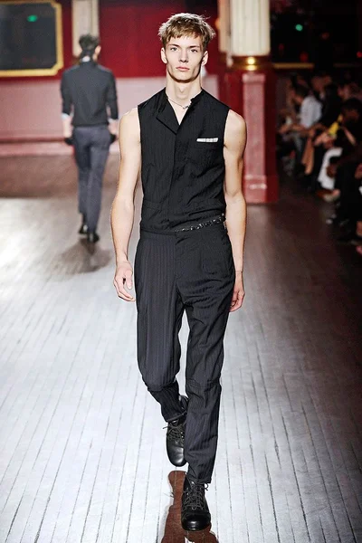 Look 8